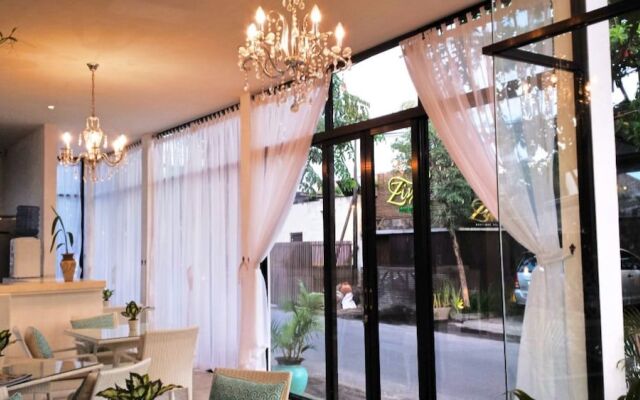 La Cabana Hotel and Villas