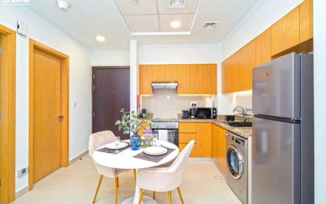 1B-Bellevue Tower 2-1902 by bnbme homes