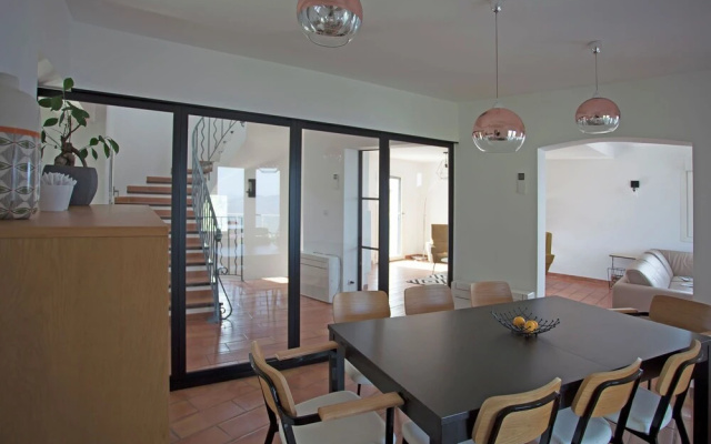 Uxurious Villa in Fréjus With Heated Pool & Panoramic View