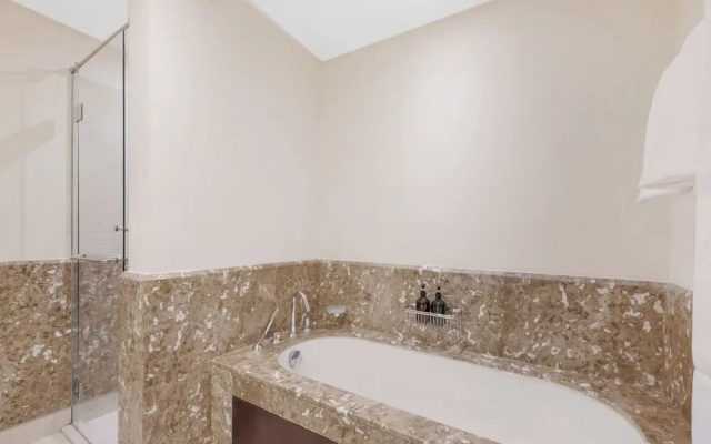 Durrani Homes - The Luxe Retreat 4BR Podium villa with private Jacuzzi and Burj Khalifa View