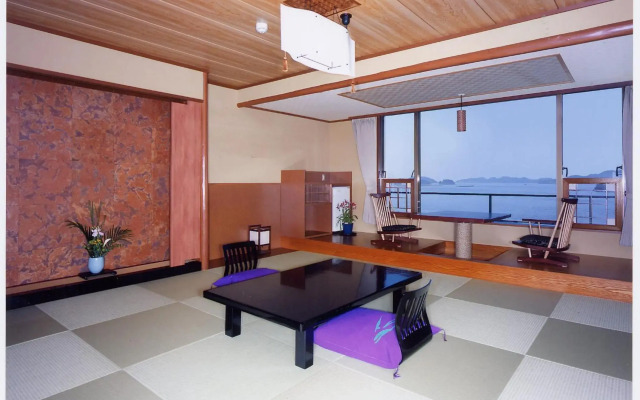 Toba Seaside Hotel