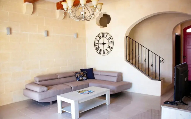 Kenn Gozitan Villa and Pool