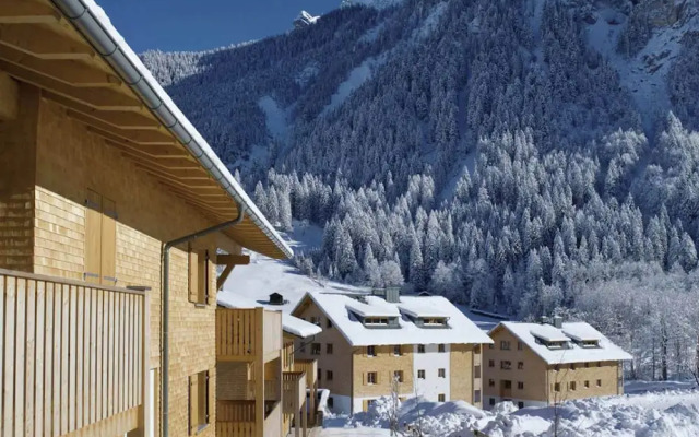 Vibrant Apartment near Ski Slopes in Brand
