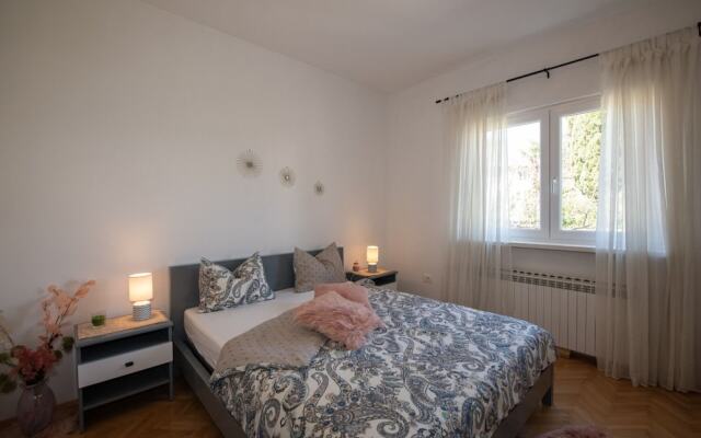 Miriam - 200m From Beach - A2
