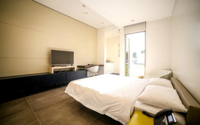 M Executive Hotel & Residence