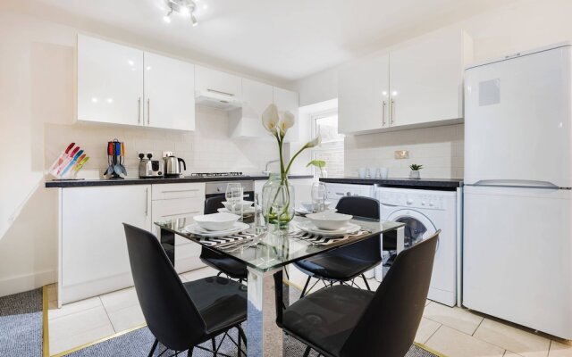 Modern Kensal Green Apartment
