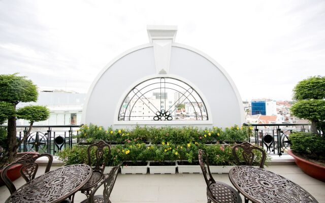 Le Saigon Hotel