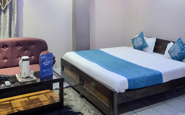 OYO 4956 Hotel Maharaja Palace