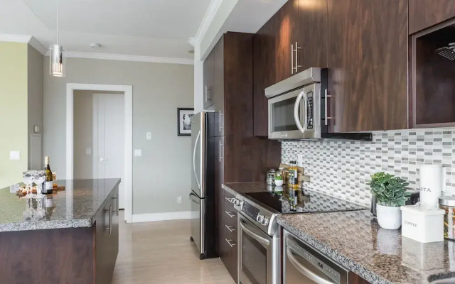 QuickStay - Modern 2-Bedroom Condo, Panoramic City Views