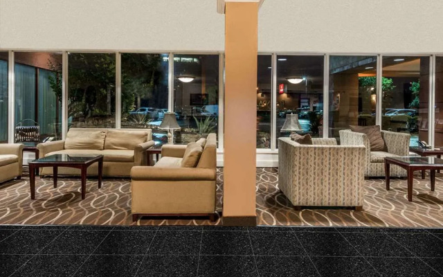 Ramada by Wyndham Dallas Love Field