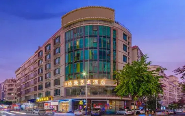 Yunfu Eurasia Business Hotel (City Hall)