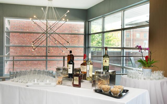 Courtyard by Marriott Seattle Everett Downtown