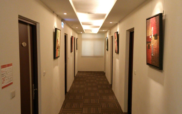 Camelot Inn