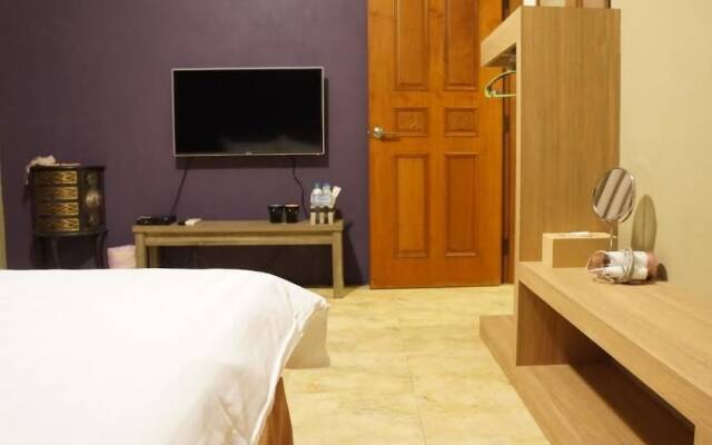 Green Bottle Guest House