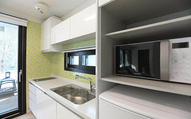 Gapyeong baeknak Flat House