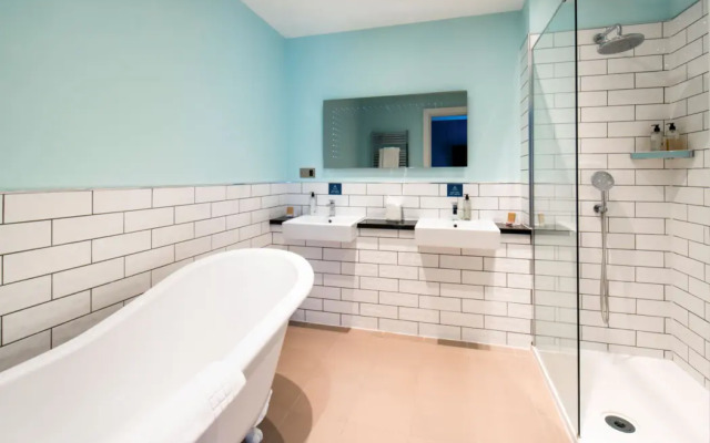 London Chigwell Prince Regent Hotel, BW Signature Collection