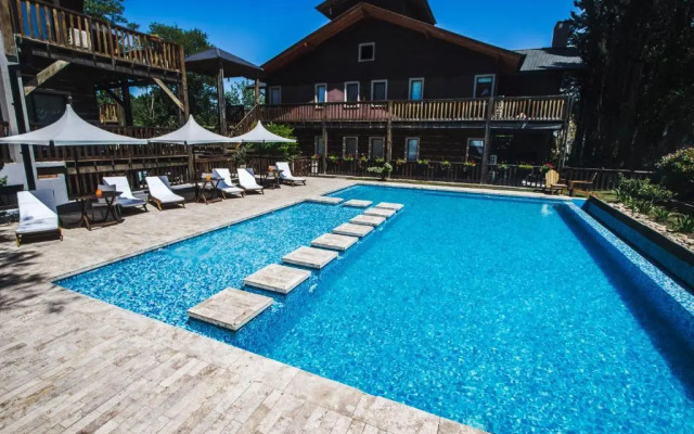 Blackstone Apart Boutique