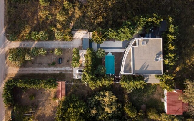 Villa BOND with Private Swimming Pool