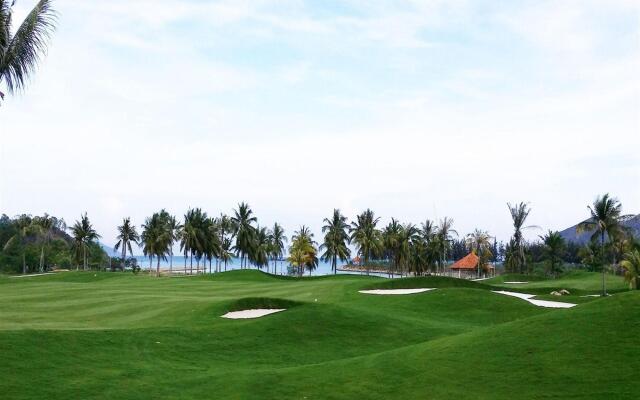 Diamond Bay Golf & Villas