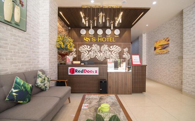 RedDoorz near Nguyen Van Thoai Street