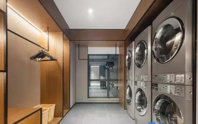 Atour Hotel Chengduo Tianfu New Area Erjiangsi Subway Station