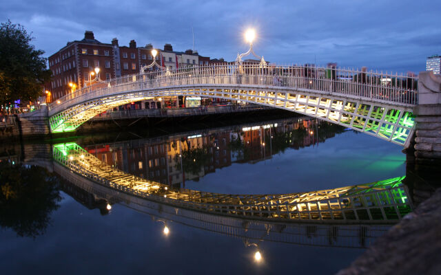 Hanover Dock Apartment