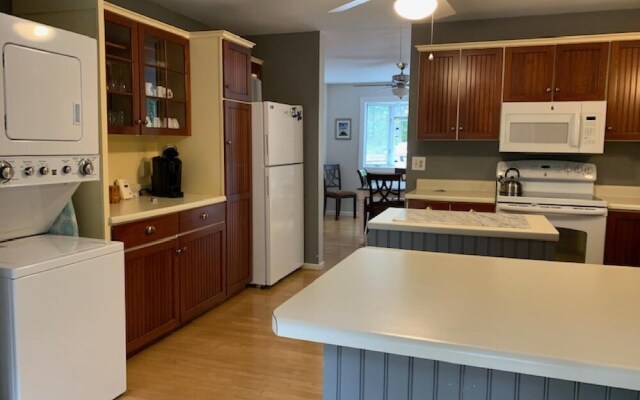 York Street - Y103-wr by Getaway