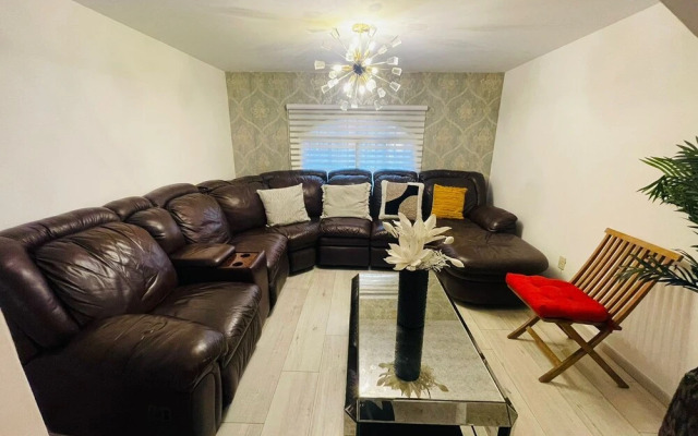 Napoles home & suites