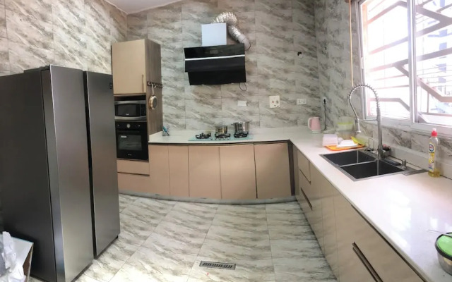 De James Hotels and Suites