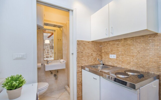 The Walls Studios by Irundo