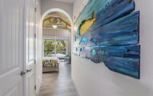 Snook Lookout - 211 Oak Ave
