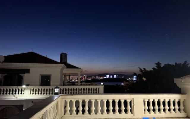 Xinyaqi Sea View Villa