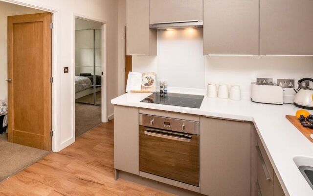 Luxury Reading Apartment