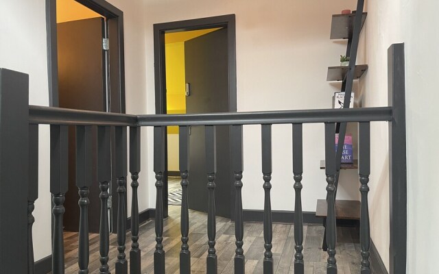 The Willow - Superb Spacious 3 Bed Room Apartment