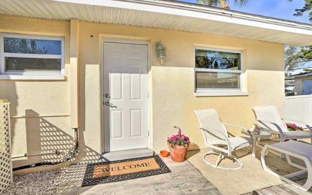 Pet-friendly Dunedin Townhome w/ Private Yard