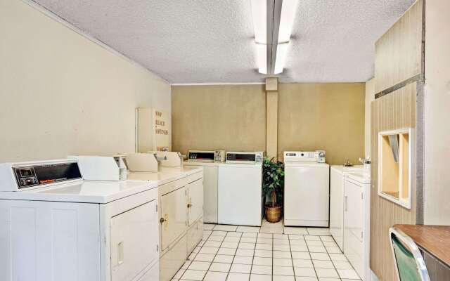 Knights Inn Sterling Heights