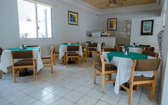 Hotel Zacatecas Courts
