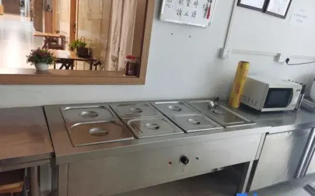 Qianyi Qianxun Hotel (Chongqing Jiefangbei Hongyadong Branch)
