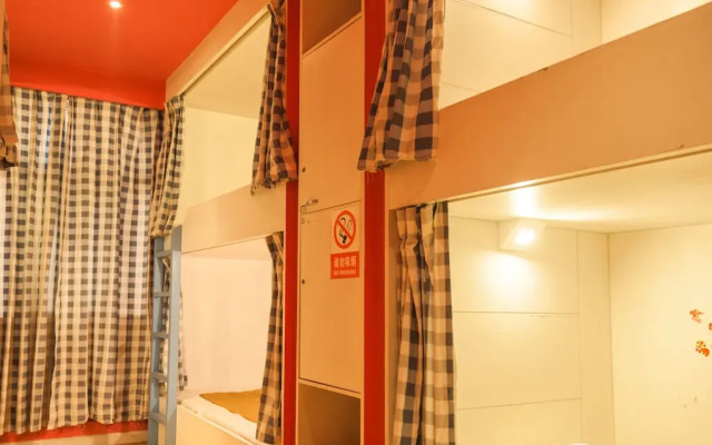 ShangriLa Free Life Youth Hostel