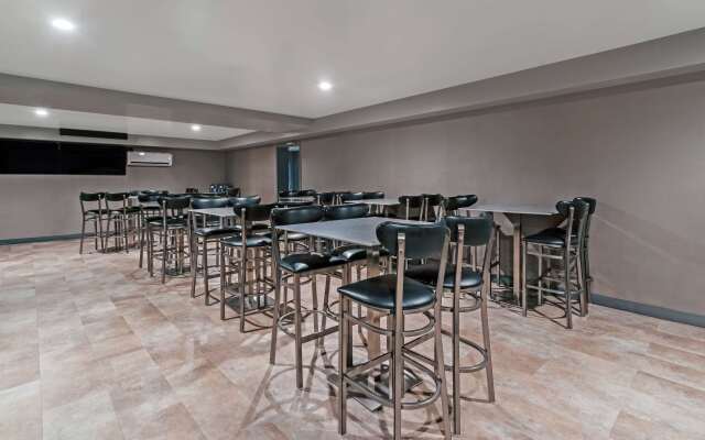 Americas Best Value Inn Foxboro