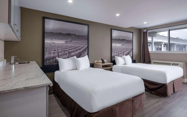 Super 8 By Wyndham Niagara Falls On