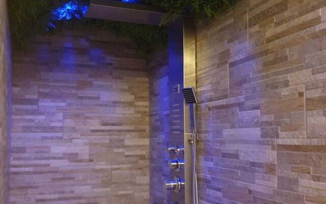 Royalty room spa