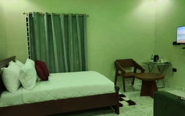 Tetra Jungle Lodge