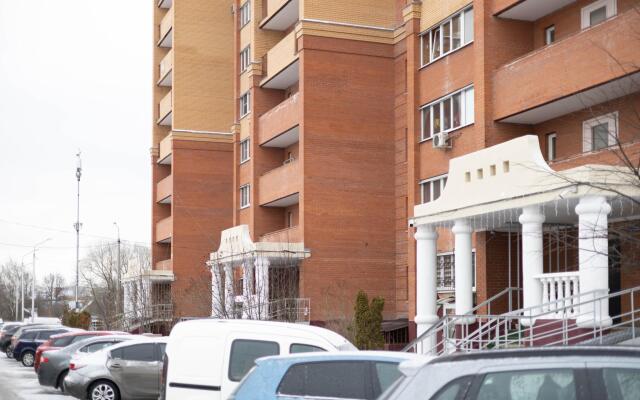 Runway Apartments on 1 Lunnaya Street