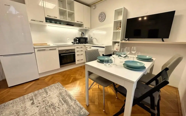 Charming City Loft Apartment With Free Parking