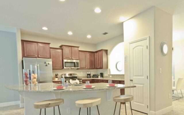 5361 Oakbourne Avenue 6 Bedroom Home