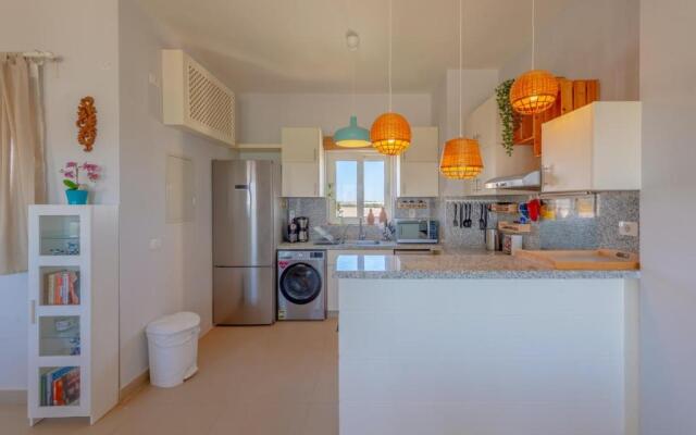 Sunny 2 Bedroom + Private Roof Terrace Lagoon View
