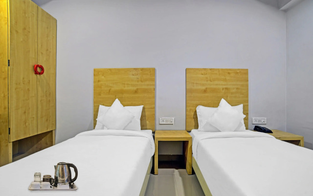 OYO 81349 Townhouse Friends Inn