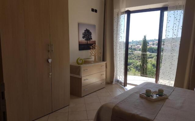 GLI ALBERI apartment with view