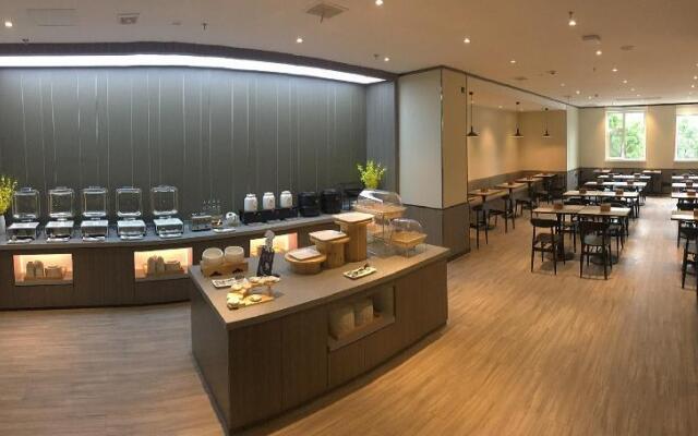 Hanting Hotel (Hengshui Railway Station Huizhong S